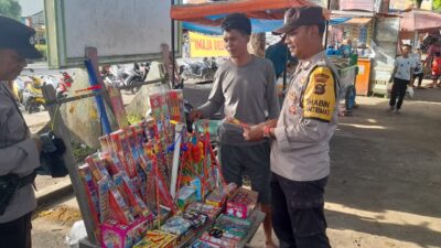 Kanit Samapta Polsek Tanjung Batu Bersama Anggota, Giat Patroli Rutin Di Lokasi Pasar Beduk