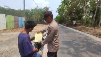Personil Polsek Tanjung Batu ,Terus Gencar Berikan Himbauan Dan Sebar Maklumat Kapolda Sumsel